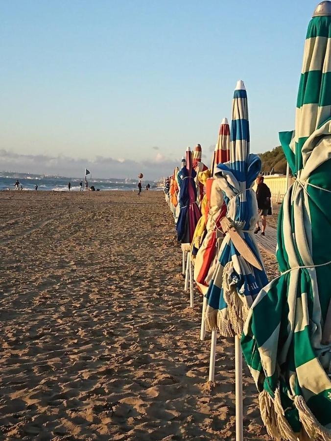 Les Parasols De Trouville Appartement Buitenkant foto